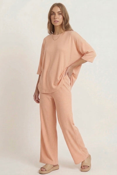 Women’s Oversized Ribbed Two-Piece Loungewear Set in Peach